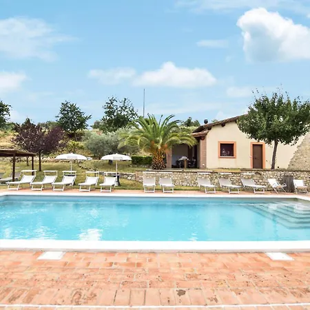 Schönes Haus Mit 1 Schlafzimmer In Frazione Marcellano