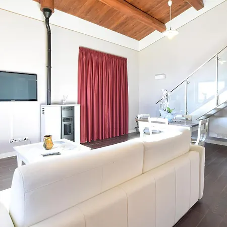 Schönes Haus Mit 1 Schlafzimmer In Frazione Ferienhaus *
