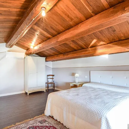 Schönes Haus Mit 1 Schlafzimmer In Frazione Marcellano