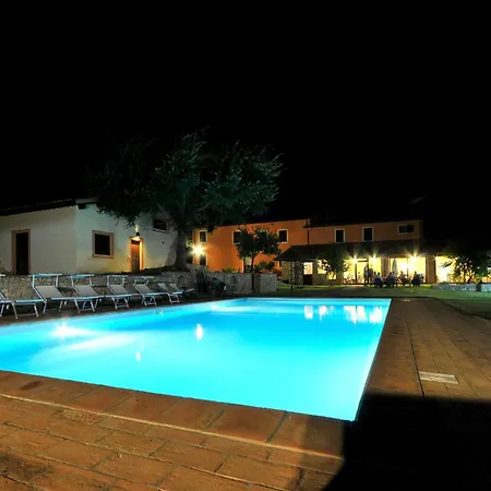 Ferienhaus Schönes Haus Mit 1 Schlafzimmer In Frazione *